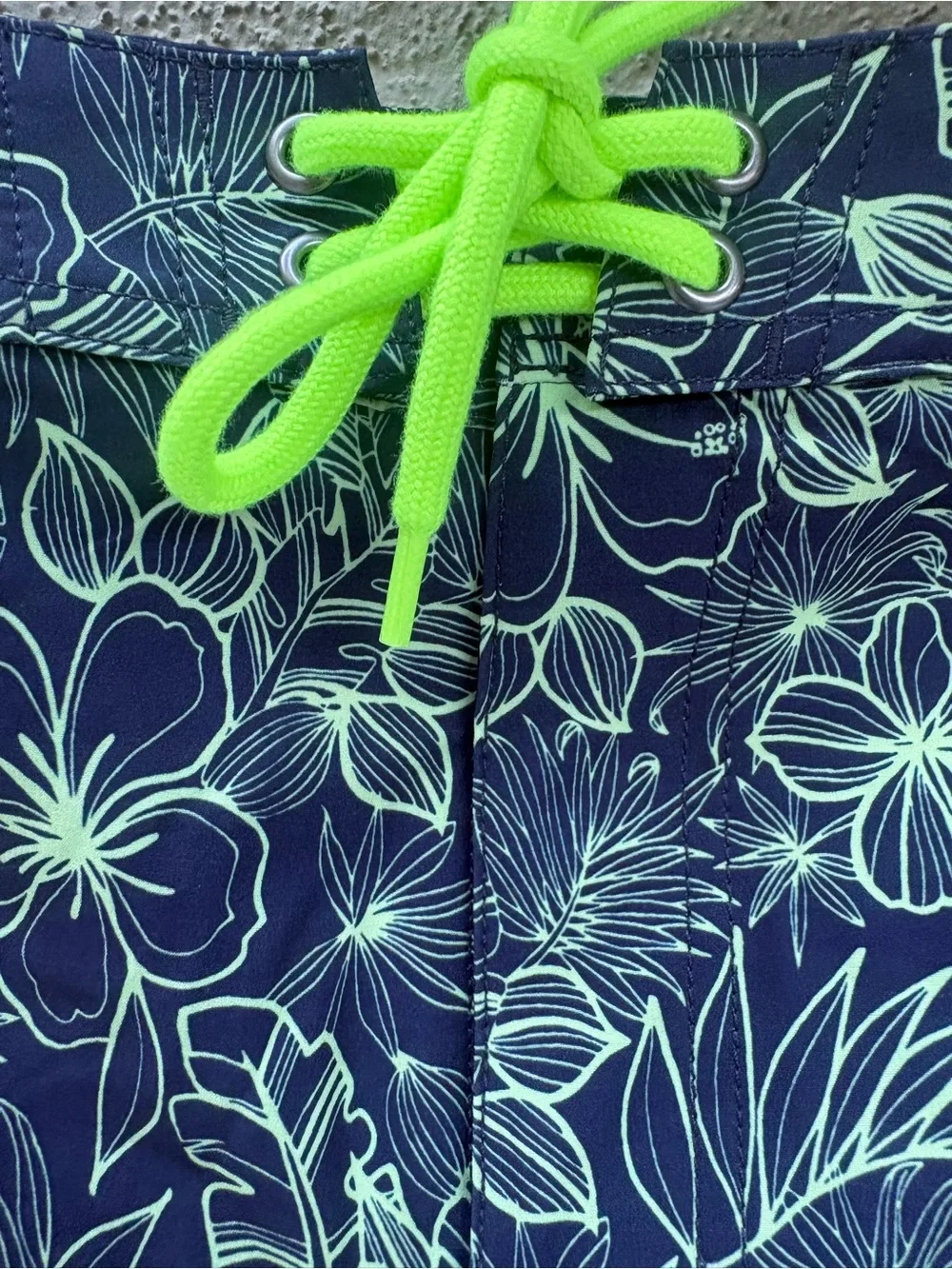 J. Crew 9” Board Shorts Size 32 NWT Navy Floral Swim Trunks with Neon Lime